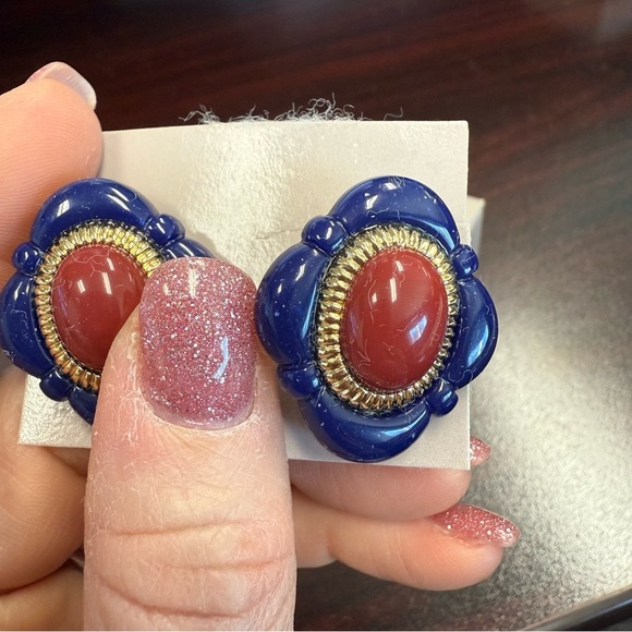 Avon “Arabesque” blue/red/goldtone clip earrings NIB vintage 1989 - Picture 5 of 5